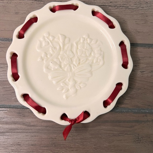 Longaberger Ivory Collection Floral Heart  w/ ribbon 5.75" Decorative Dish - Picture 5 of 5